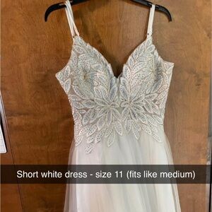 White lace floral dress size 11 (fits like medium)